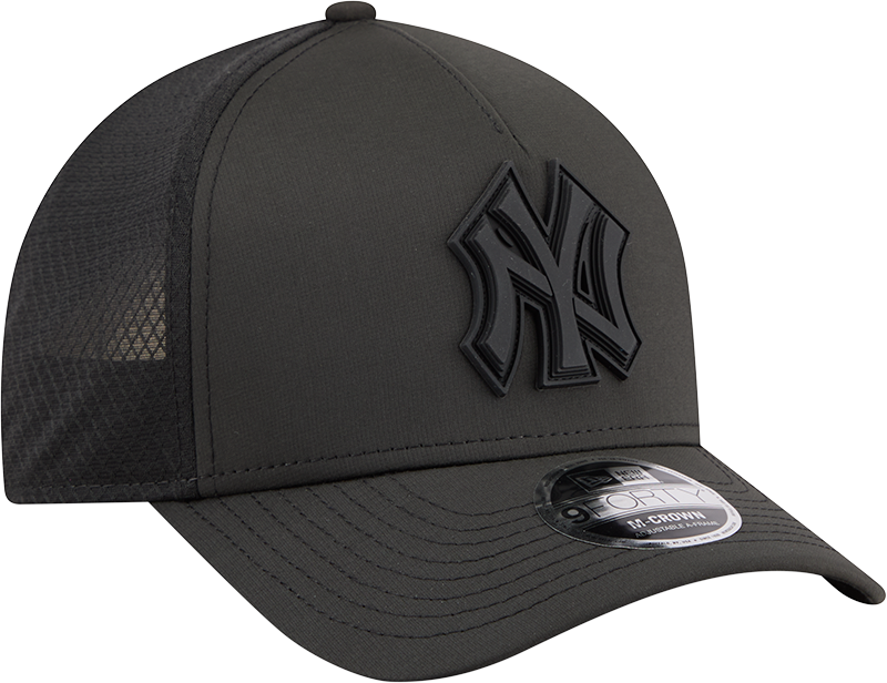 New York Yankees New Era Badged 9FORTY M-Crown Adjustable Hat-Black product image 3, provided for visual reference and