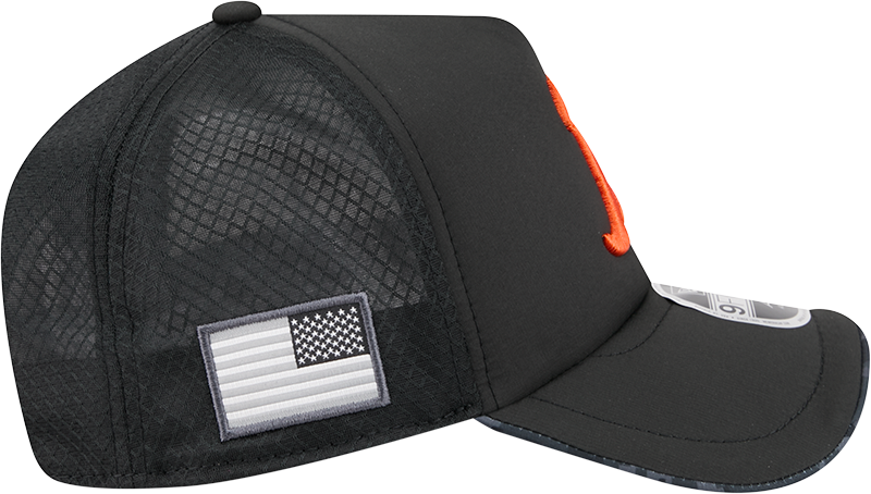 Chicago Bears New Era 2026 Salute To Service Apex 9FORTY 'B' Logo Adjustable Trucker Hat - Black product image 6, provided