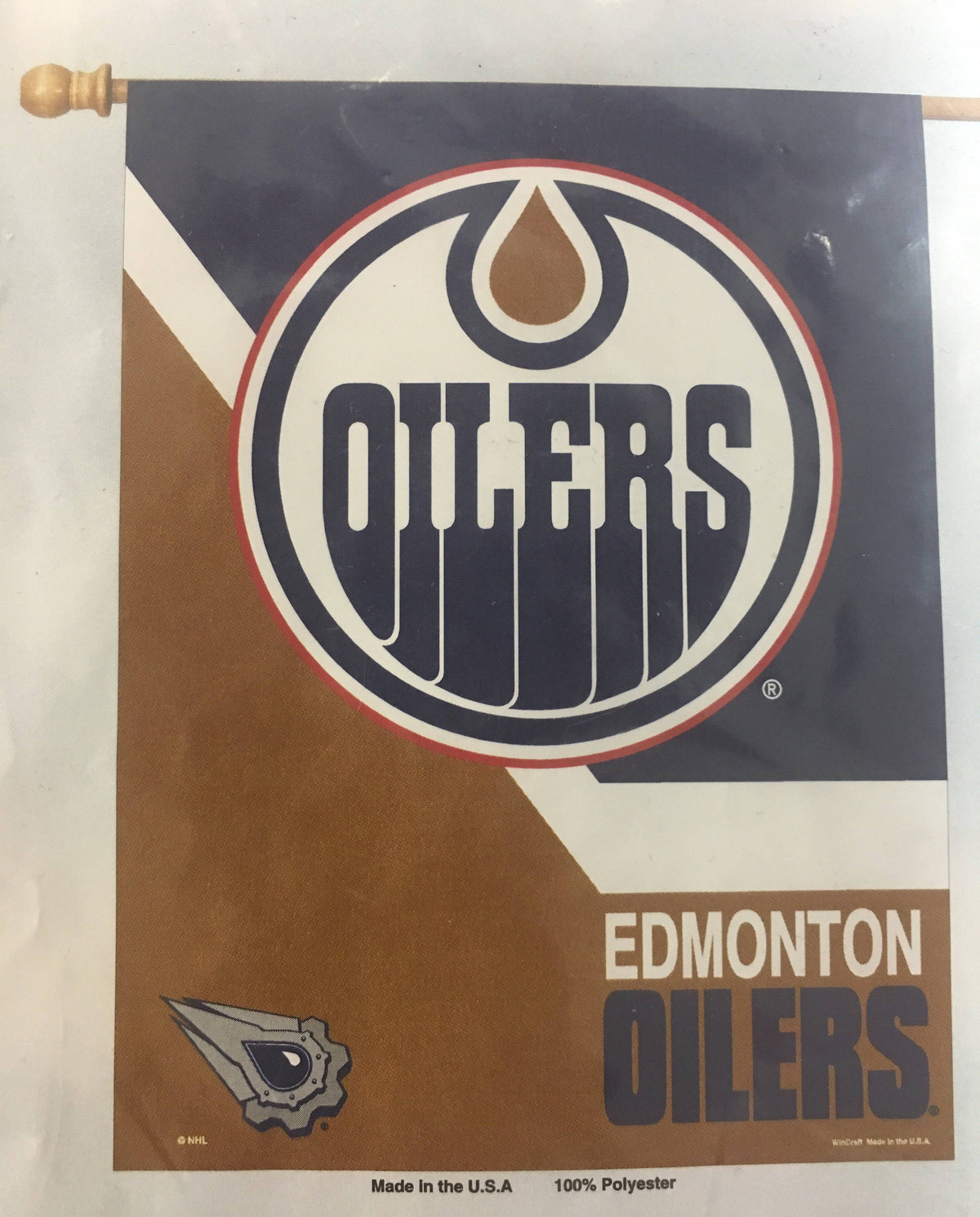Edmonton Oilers Team Logo Vertical Flag product image 1, provided for visual reference and product detail review