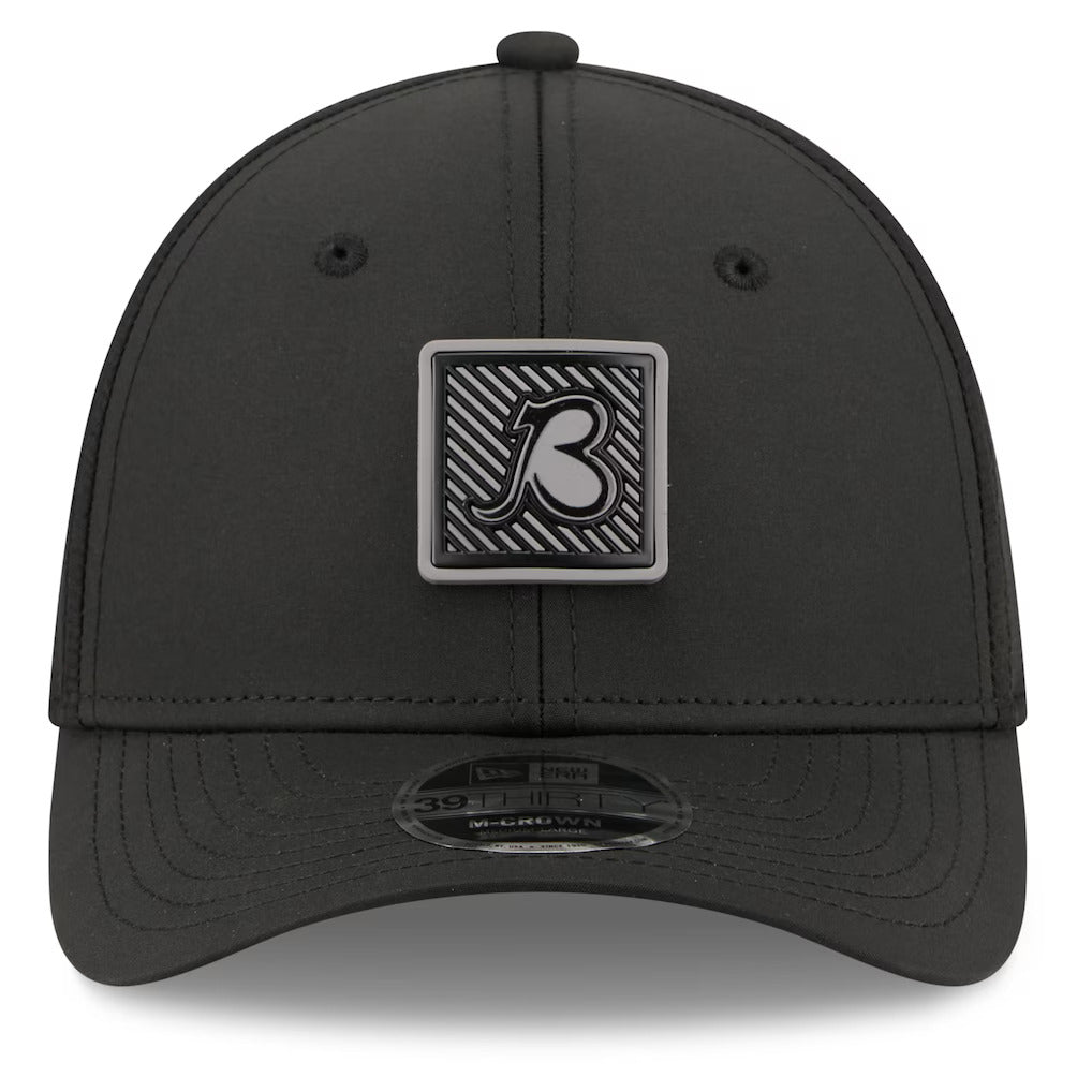 Chicago Bears New Era Black 2026 NFL Training Camp 39THIRTY M-Crown Flex Hat-B Logo product image 2, provided for visual