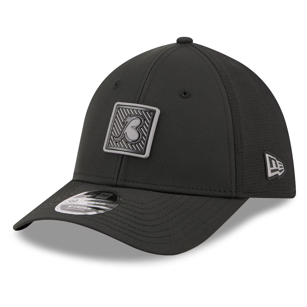 Chicago Bears New Era Black 2026 NFL Training Camp 39THIRTY M-Crown Flex Hat-B Logo product image 3, provided for visual