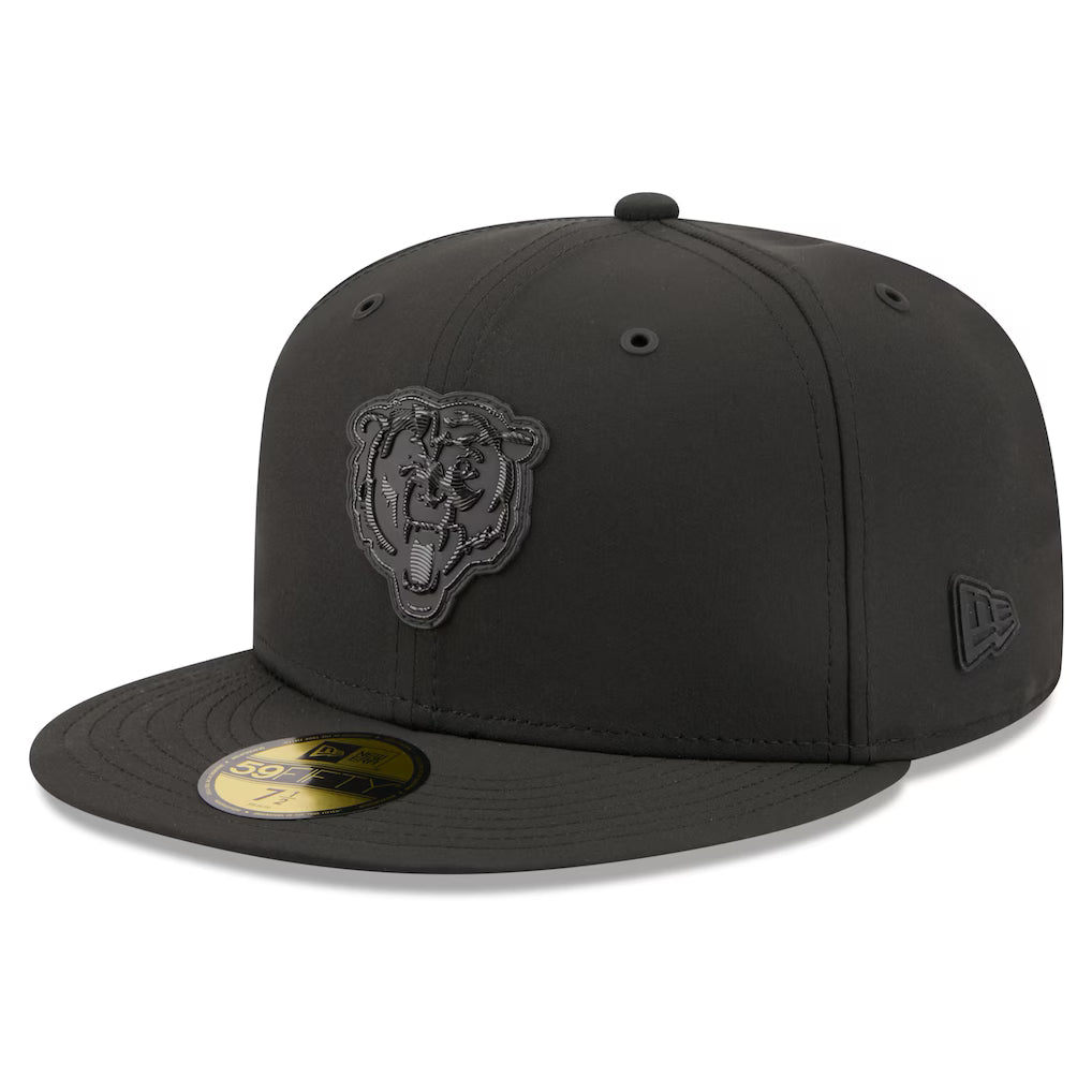 Chicago Bears 2026 NFL Sideline Performance 59FIFTY Tonal Black Fitted Hat product image 1, provided for visual reference